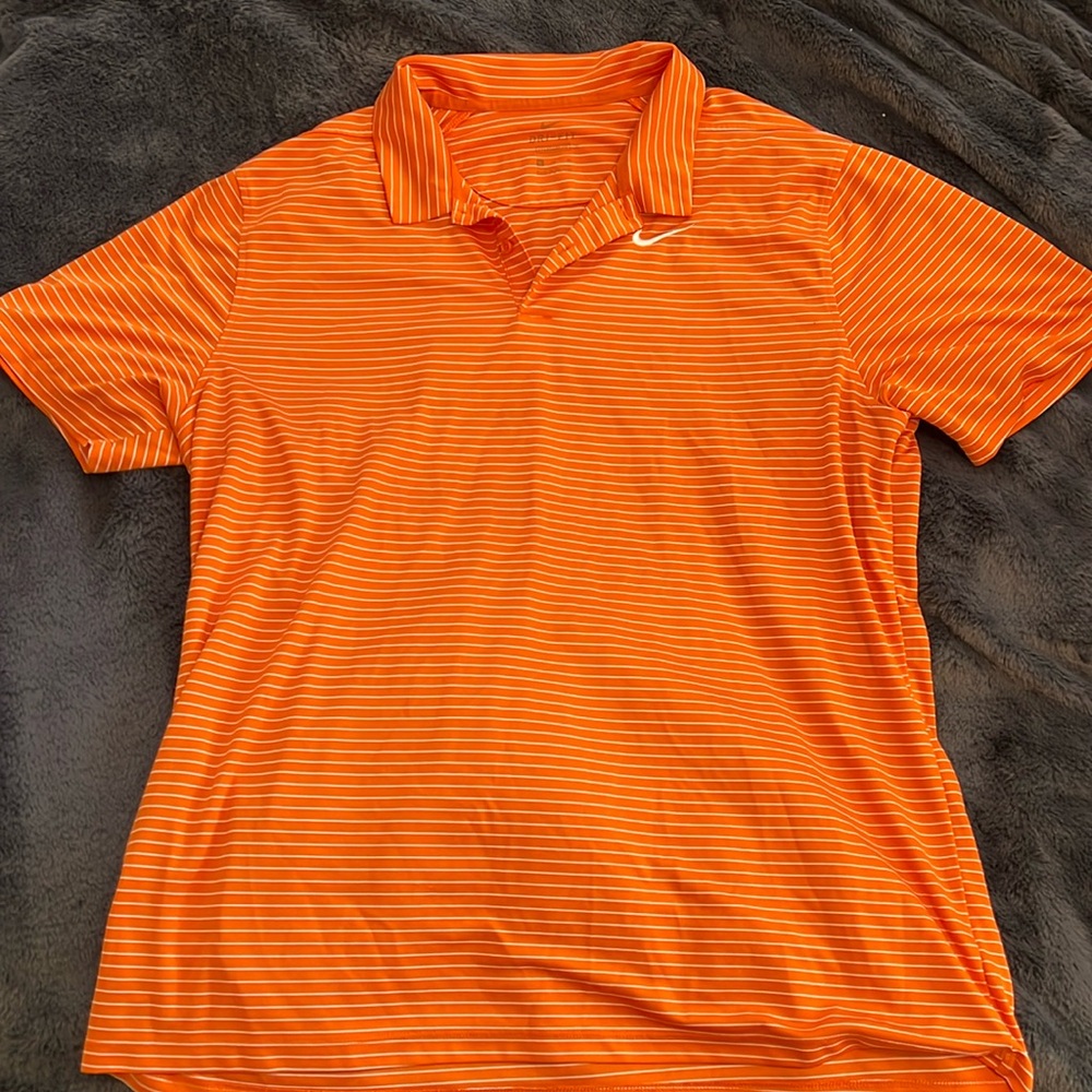 Nike Men’s Golf Polo Shirt. Dri-Fit material. Size XL.